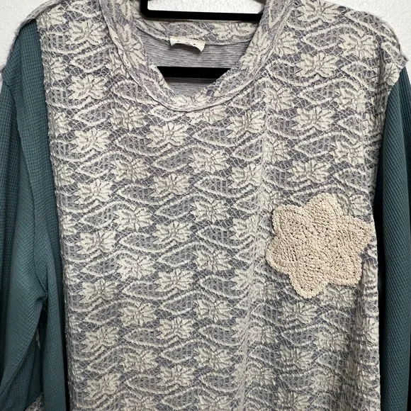 POL - Ballet Balcony Top - Picture 5 of 12